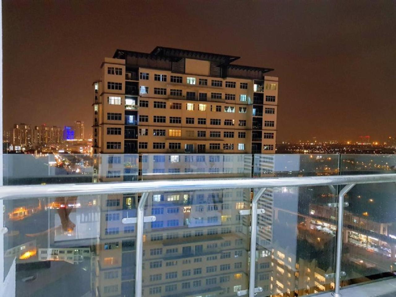 Puchong Skypod 10 Pax Ioi Mall Cozy Apartment Buitenkant foto